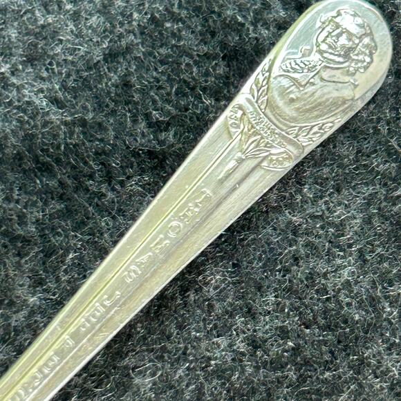 Vintage Statesman Silverplate Spoons – Washington, Jefferson, Adams, Set of 3 - Picture 7 of 12